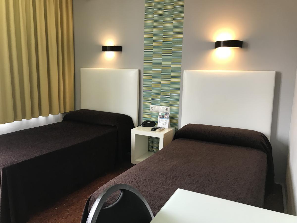 Hostal Restaurante Estacion Jaén Стая снимка